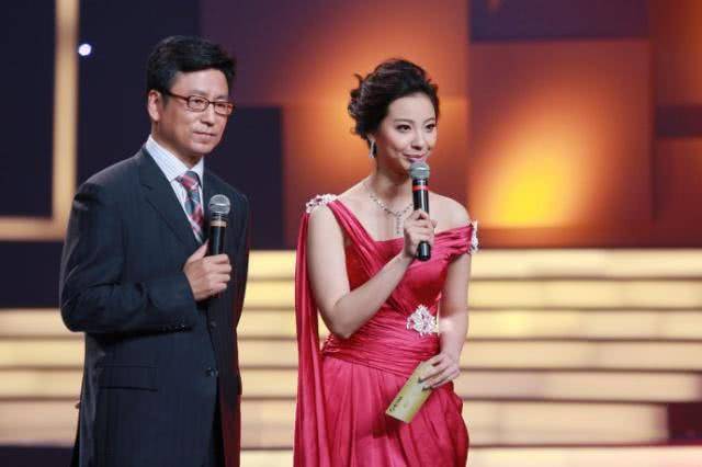 老鹰观众热烈欢呼！，费德勒迎来三赛季出色发挥观众掌声雷动(勇士134112老鹰)-kaiyun